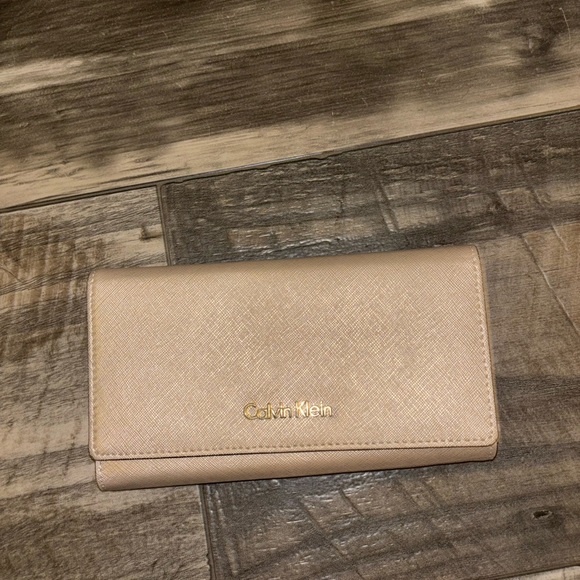 Calvin Klein Beige Women's Wallet - Picture 1 of 1